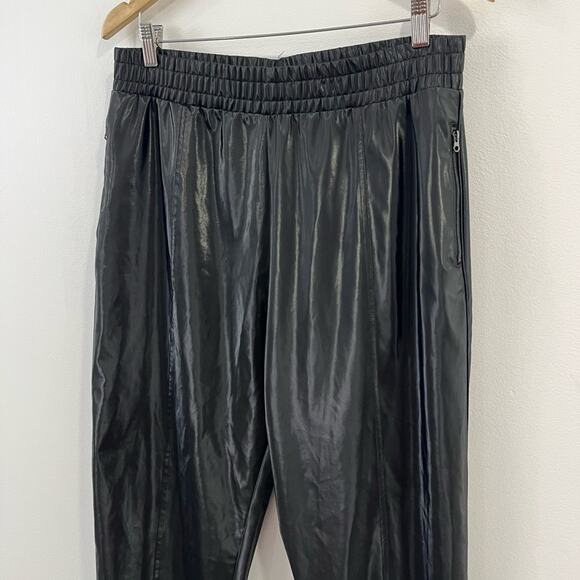 Victoria’s Secret Sport Faux Leather Jogger Size Medium - Picture 4 of 7